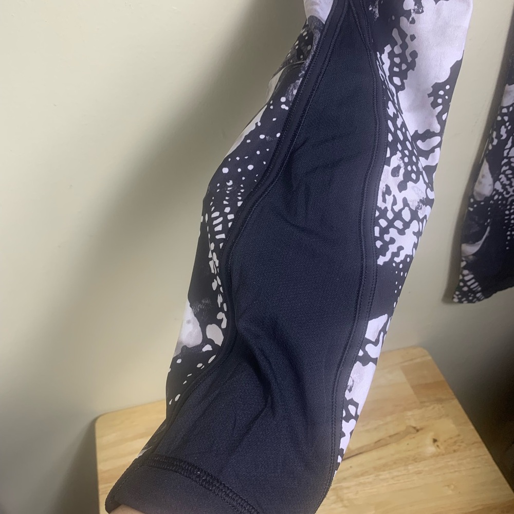 Lululemon Pace Tight *Full-on Luxtreme style Number: W5L76S - Picture 7 of 13